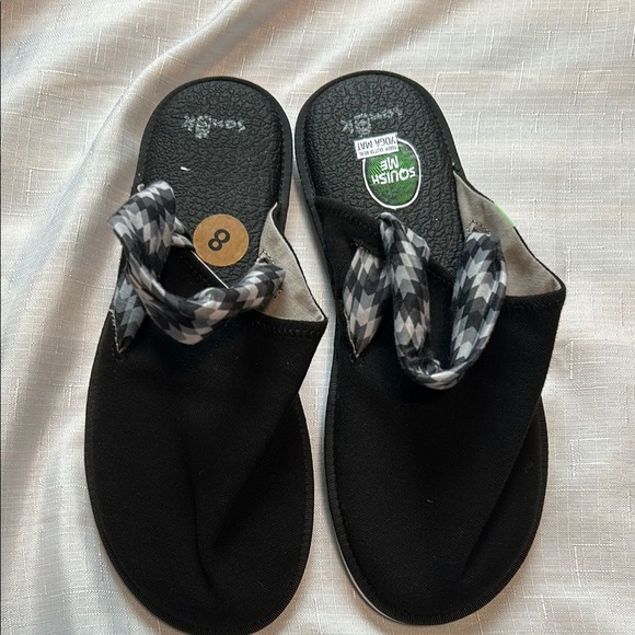Sanuk Black and Gray Sandals Slip-On Comfort - Picture 4 of 6
